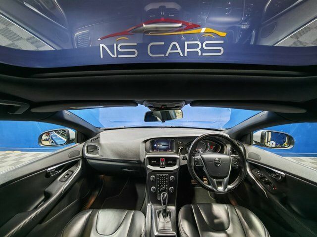 Volvo V40 T3 R-design Pro Hatchback Blue #2
