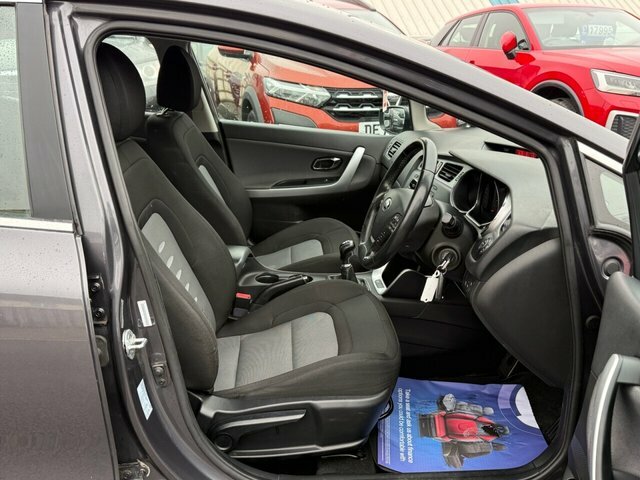 Kia Ceed Crdi Ecodynamics 2 Hatchback CP15FAJ Silver #4