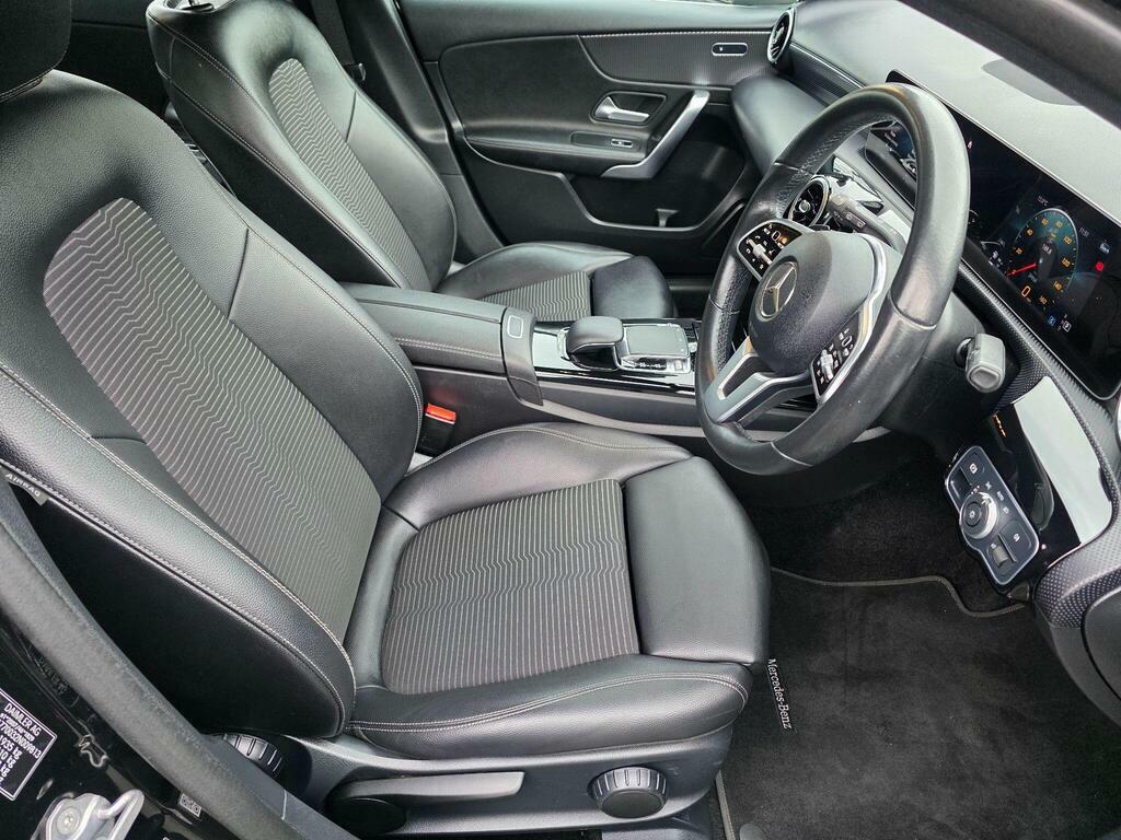 Mercedes-Benz A Class 1.5 A180d Sport Executive 7G-dct Euro 6 S S YG68VWH Black #5