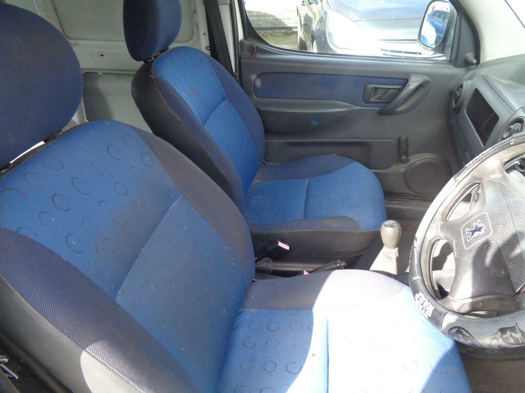 Peugeot Partner 2L Escapade Grey #8