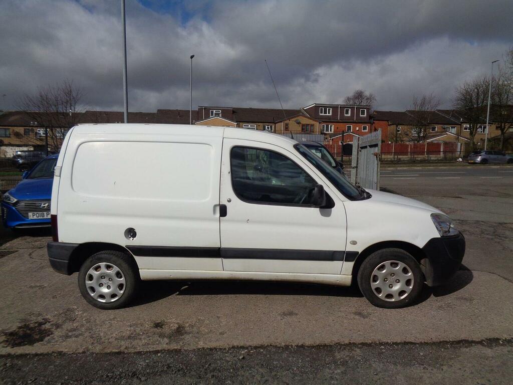 Peugeot Partner 2L Escapade Grey #2