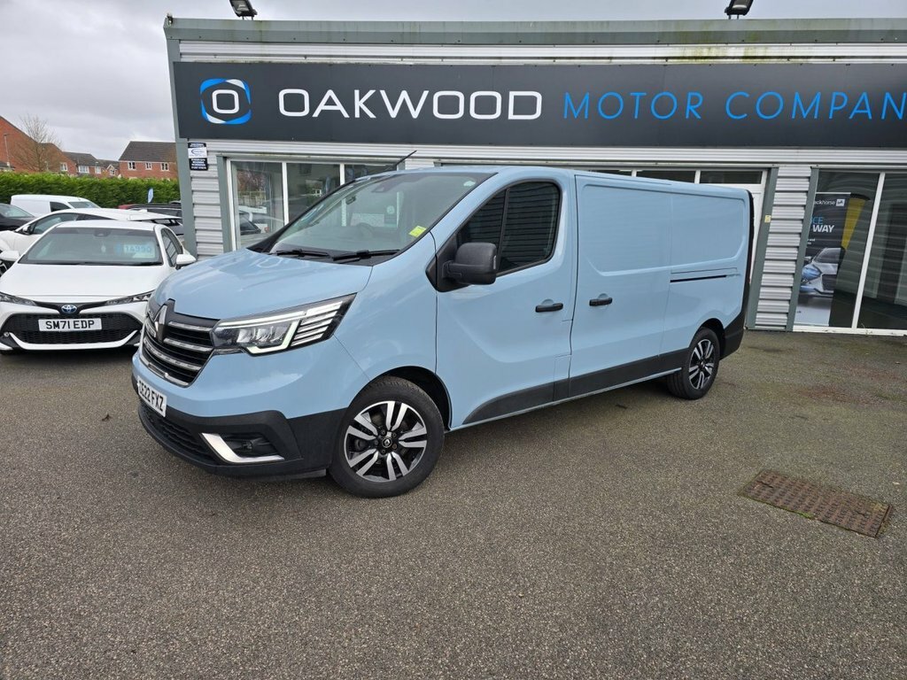 Renault Trafic 2L Sport Blue