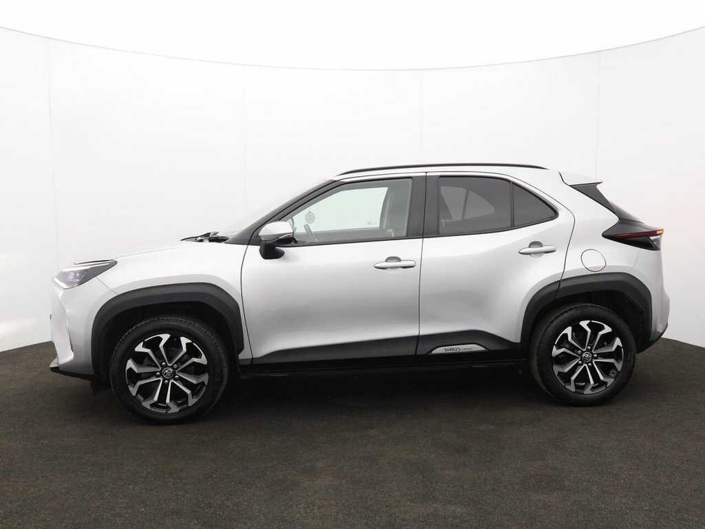 Toyota Yaris Cross 1.5L Design PJ23HFM Silver #4