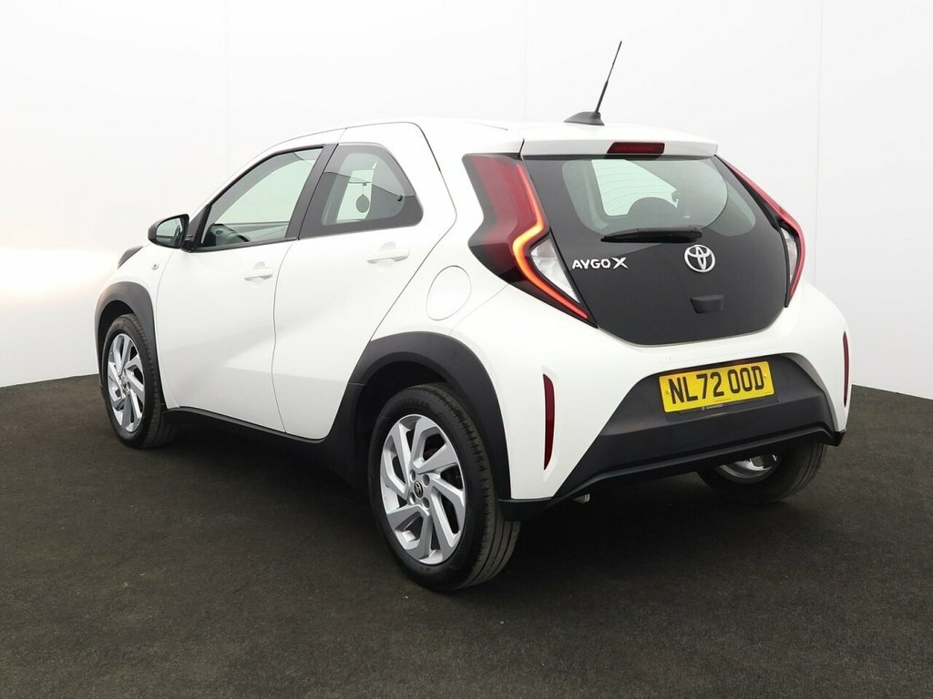 Toyota Aygo X 1L Pure NL72OOD White #5
