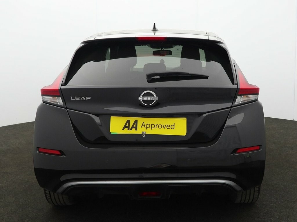 Nissan Leaf Hatchback DN72UXM Black #6