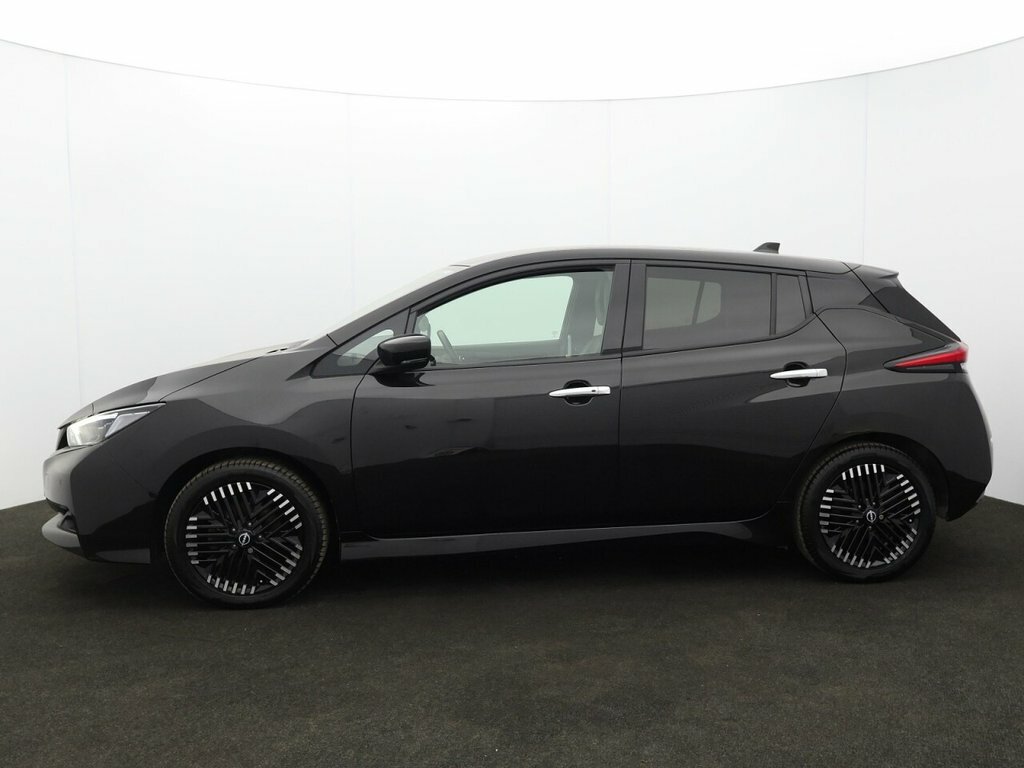 Nissan Leaf Hatchback DN72UXM Black #4