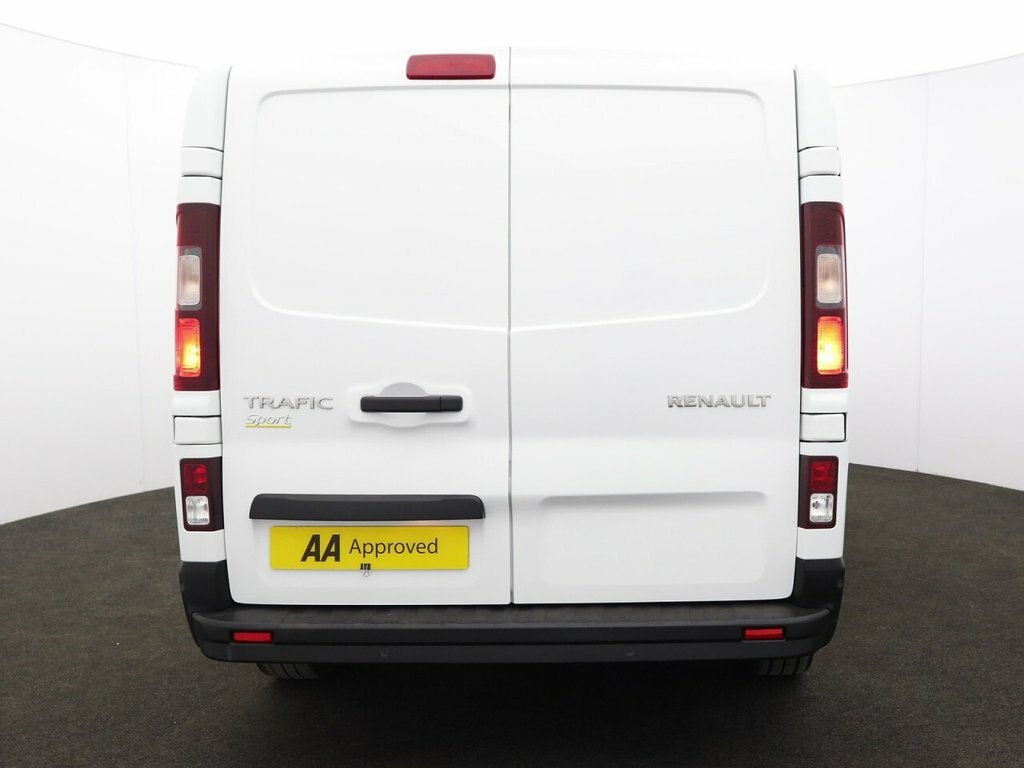 Renault Trafic 2L Sport CA22OSM White #6