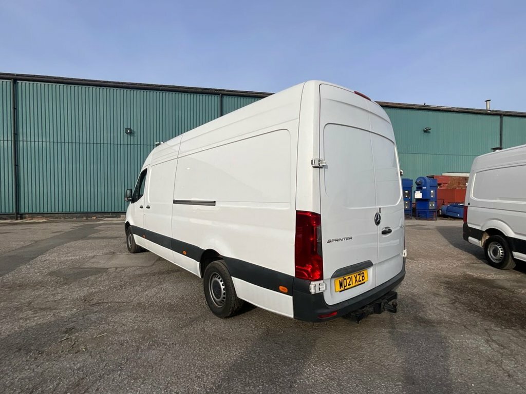 Mercedes-Benz Sprinter 2L Progressive WO21XZB White #4