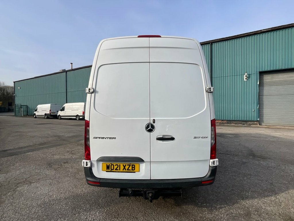 Mercedes-Benz Sprinter 2L Progressive WO21XZB White #3