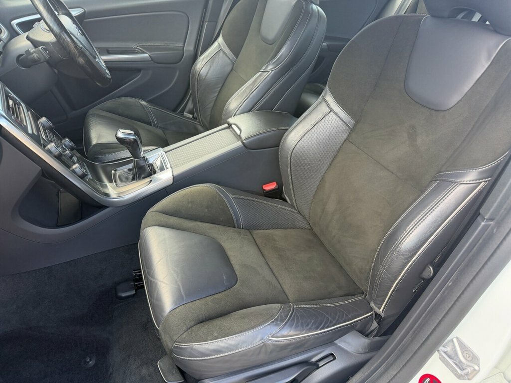 Volvo V60 2L R-design Nav White #3