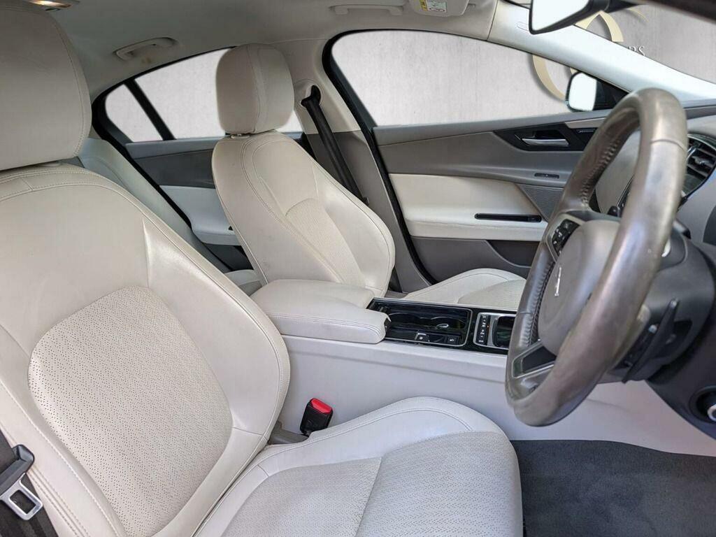 Jaguar XE Saloon 2.0I Portfolio Euro 6 Ss 2017 Black #2