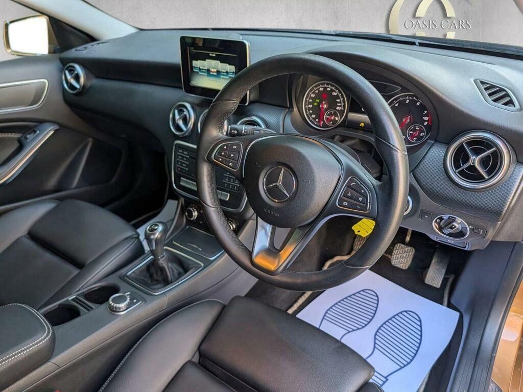 Mercedes-Benz A Class Hatchback 1.6 A160 Se Euro 6 Ss 201767 Beige #3