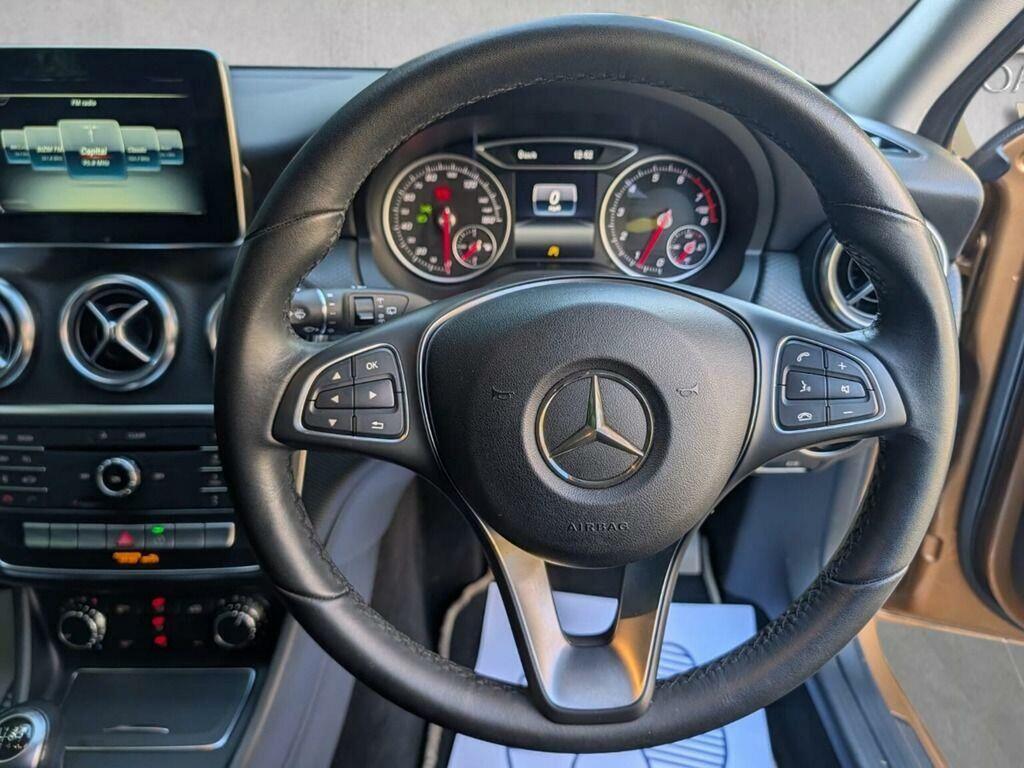 Mercedes-Benz A Class Hatchback 1.6 A160 Se Euro 6 Ss 201767 Beige #6