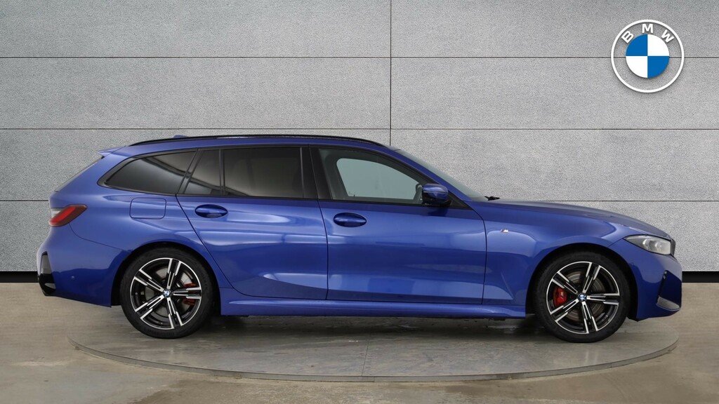 BMW 3 Series Estate YF25ZYW Blue #3