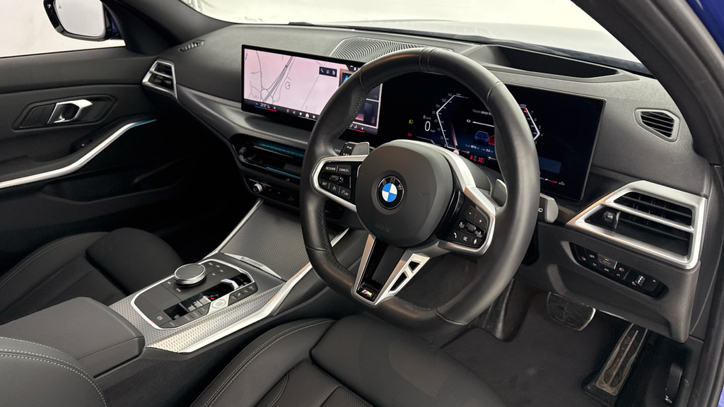 BMW 3 Series Estate YB25AXH Blue #6