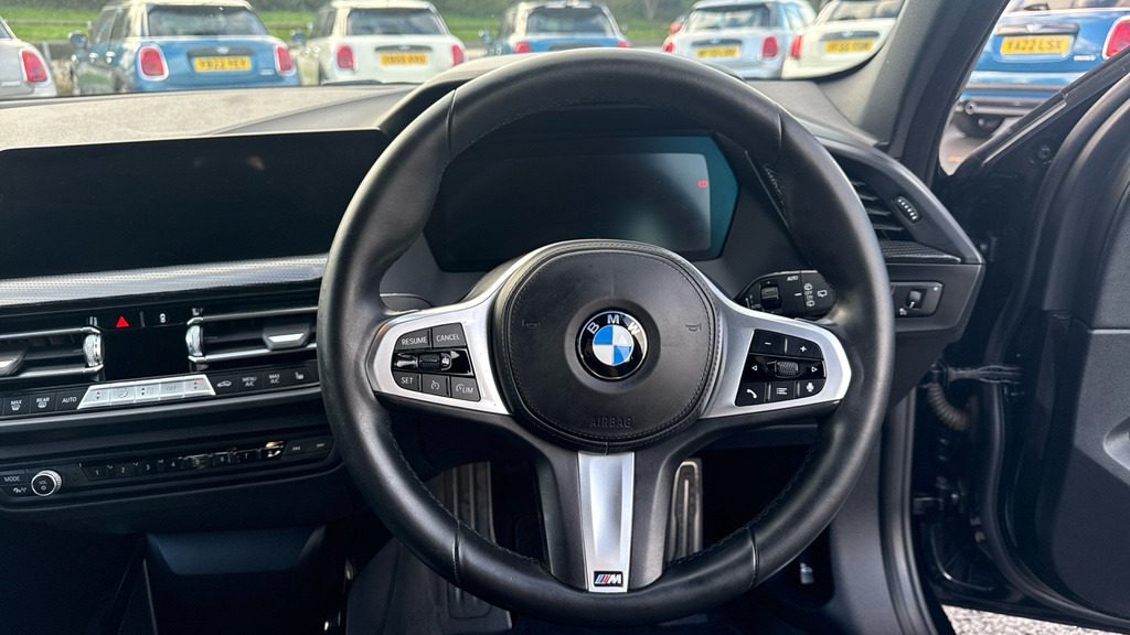 BMW 1 Series Sports WF71TBY Black #5