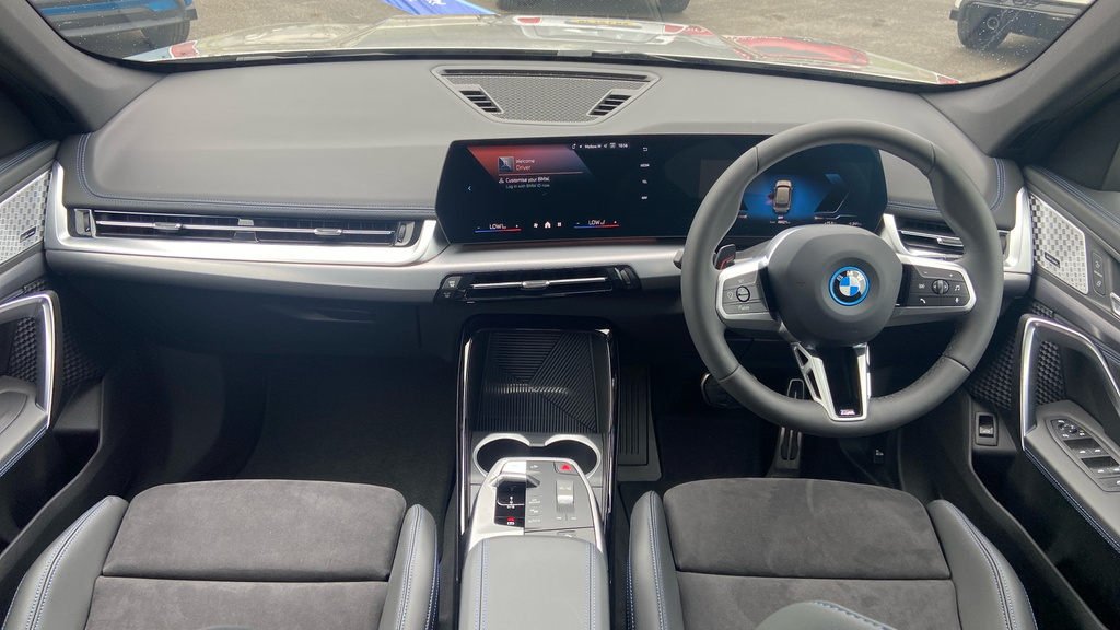 BMW iX1 Suv WA75MJV Silver #4