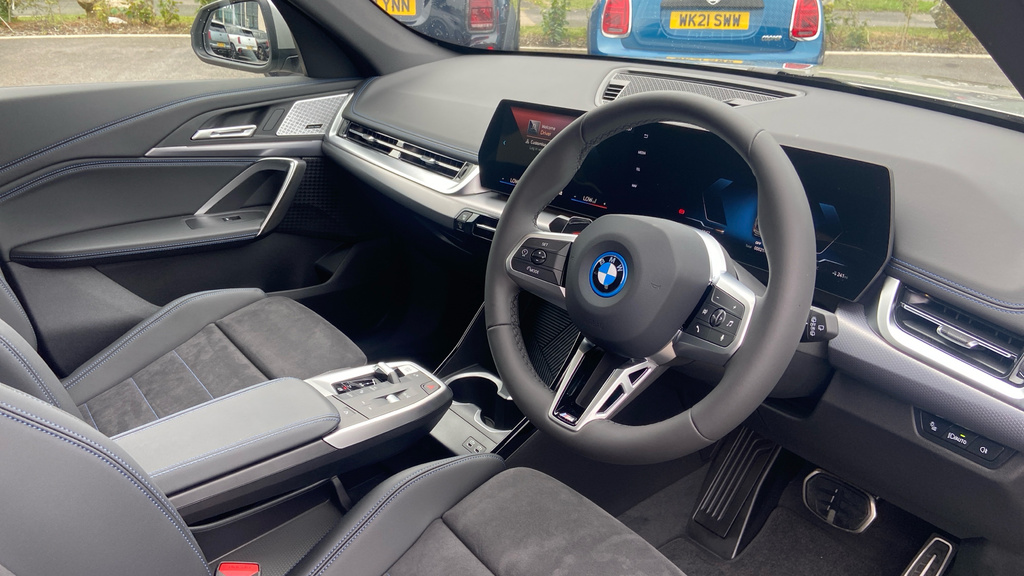 BMW iX1 Suv WA75MJV Silver #6
