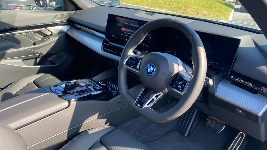 BMW 5 Series Estate WF25MEV Grey #6