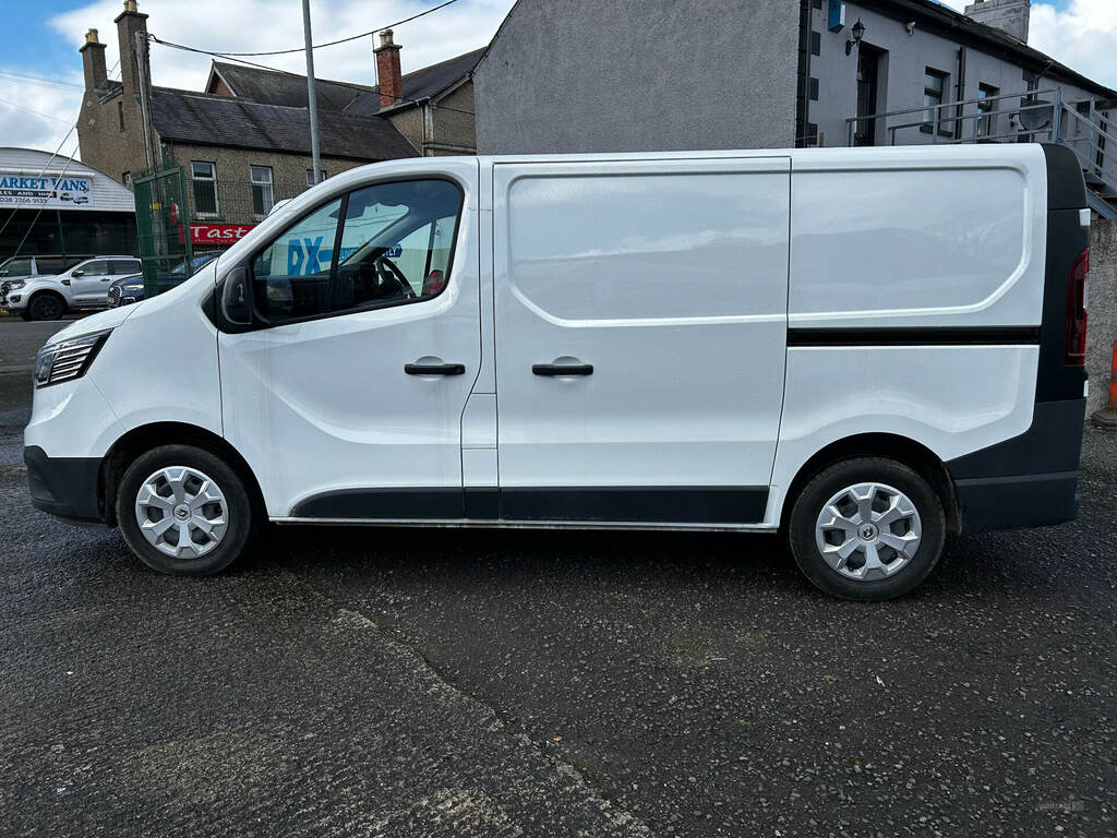 Renault Trafic Sl28 Blue Dci 130 Business Van RO72FGJ White #6
