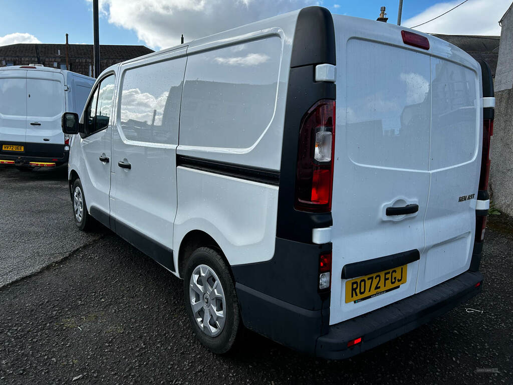 Renault Trafic Sl28 Blue Dci 130 Business Van RO72FGJ White #4