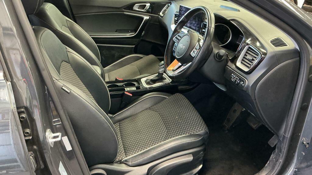 Kia Xceed 1.6 Gdi 8.9Kwh 3 Dct Euro 6 Ss YP22XRK Grey #4