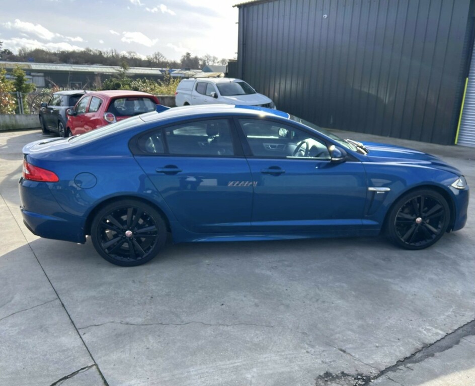 Jaguar XF Saloon 2.2 D R-sport Black 2015 BK15HDZ Blue #4