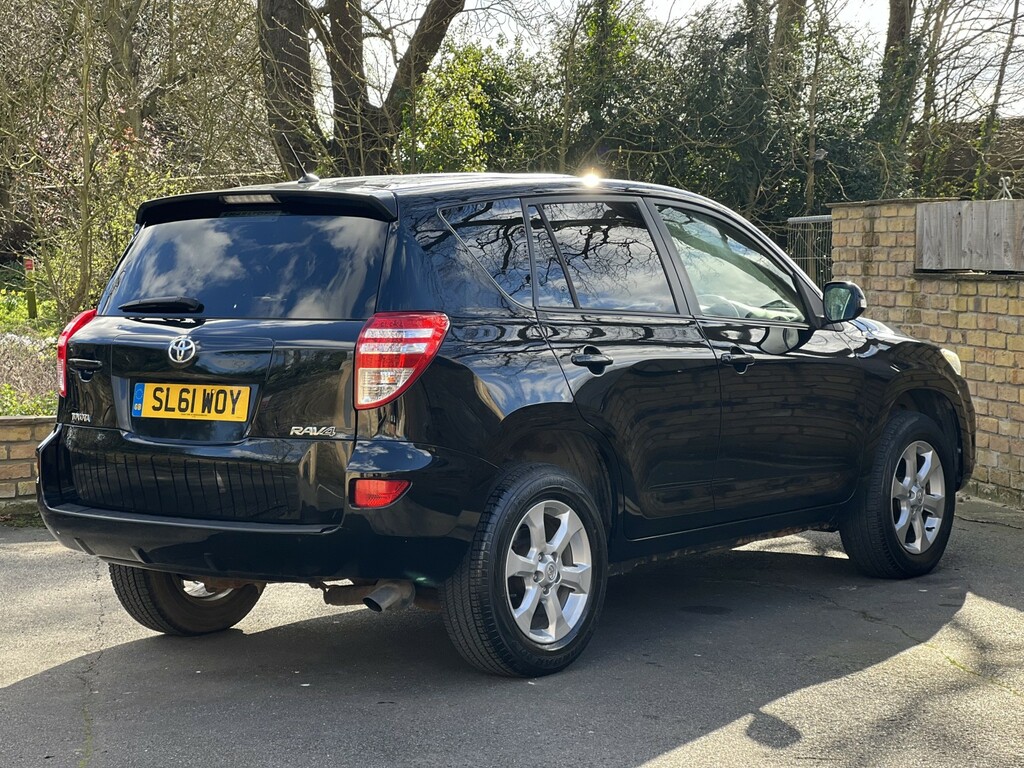 Toyota Rav 4 Suv 2.2 D-4d Xt-r 2011 Black #3
