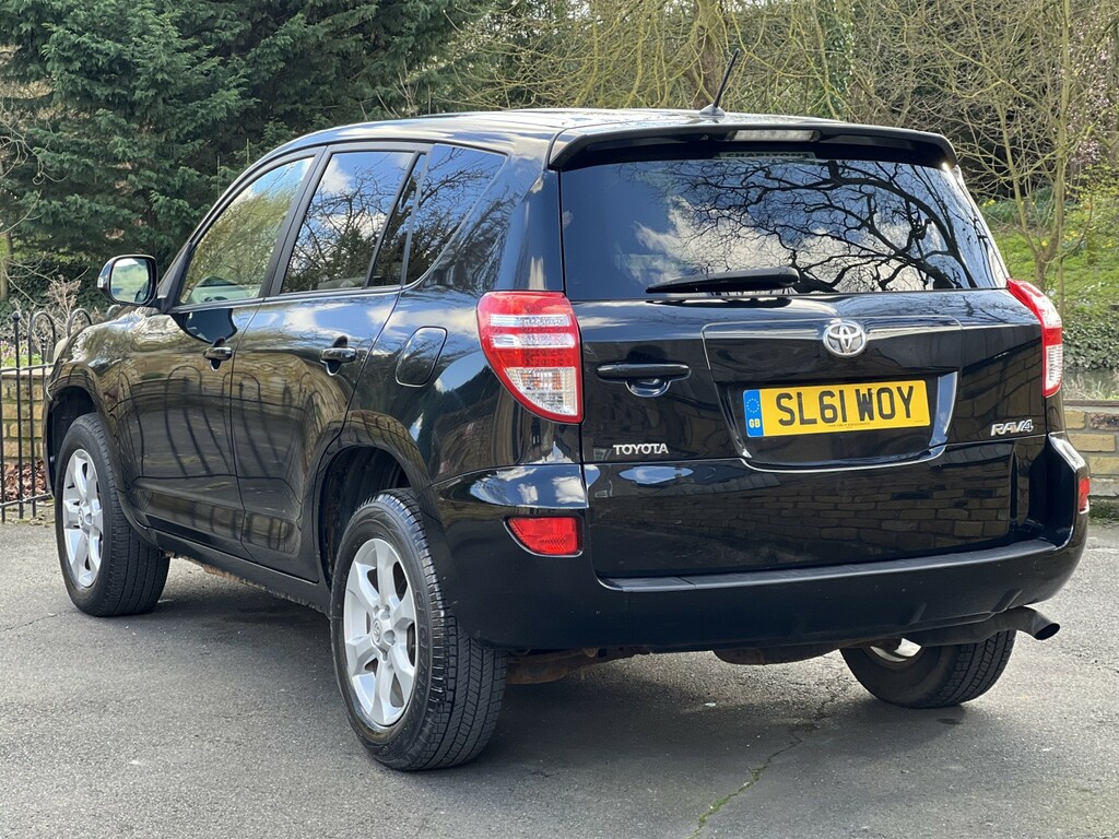 Toyota Rav 4 Suv 2.2 D-4d Xt-r 2011 Black #4