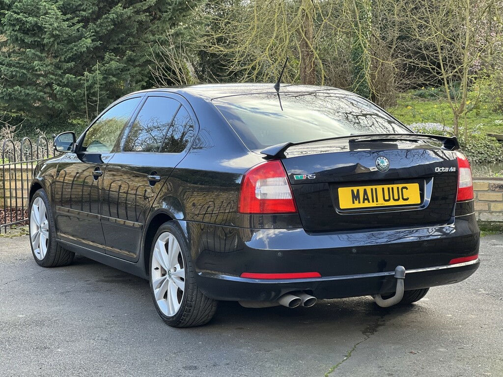 Skoda Octavia Hatchback 2.0 Tdi Vrs 2011 Black #4