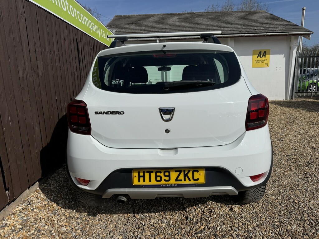 Dacia Sandero Stepway Hatchback 0.9 Stepway Essential Tce 90 My18 2020 HT69ZKC White #5