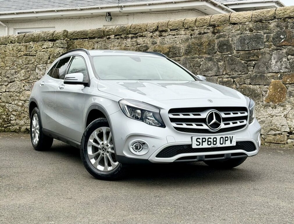 Mercedes-Benz GLA Class 1.6L Se Silver