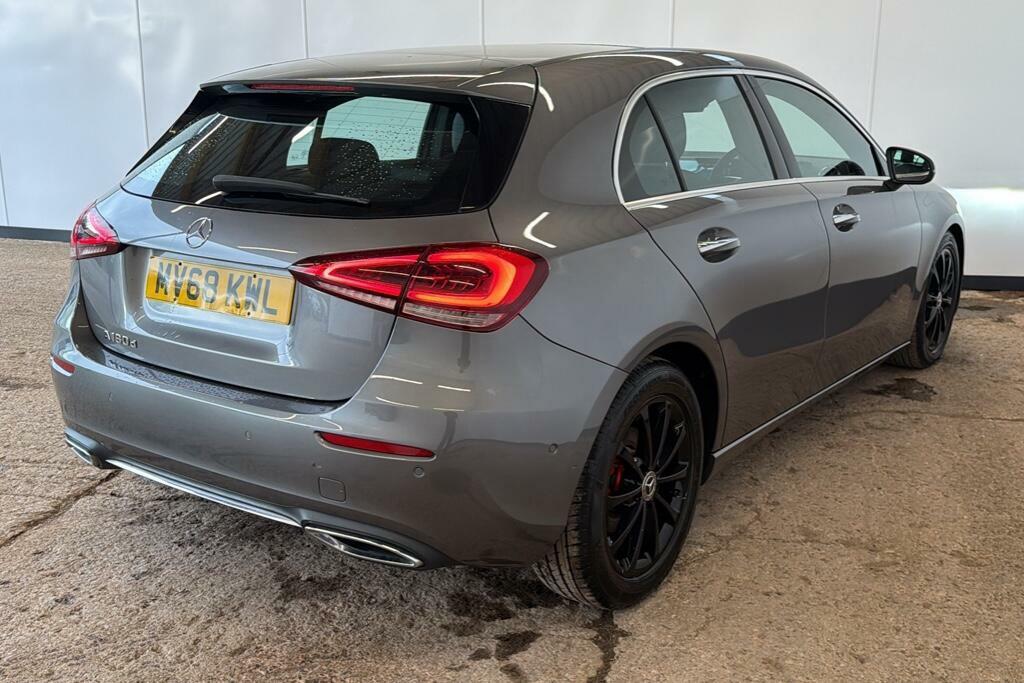 Mercedes-Benz A Class 1.5 A180d Sport Premium Plus Hatchback Diese MV68KWL Grey #4
