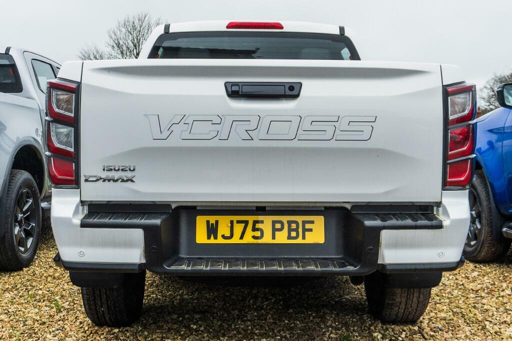 Isuzu D-Max 1.9 Td V-cross Pickup Double Cab White #4