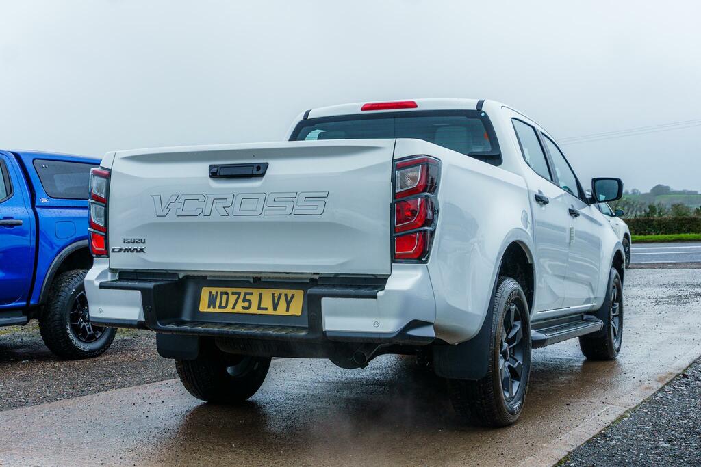 Isuzu D-Max 1.9 Td V-cross Pickup Double Cab 4 White #4