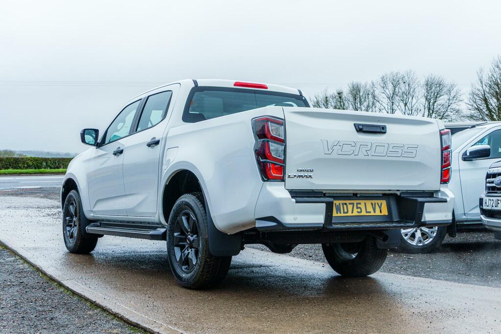 Isuzu D-Max 1.9 Td V-cross Pickup Double Cab 4 White #2