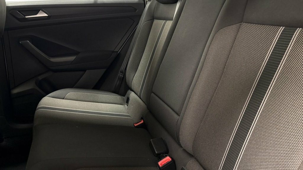 Volkswagen T-Roc 1L Se GF70FKM White #4