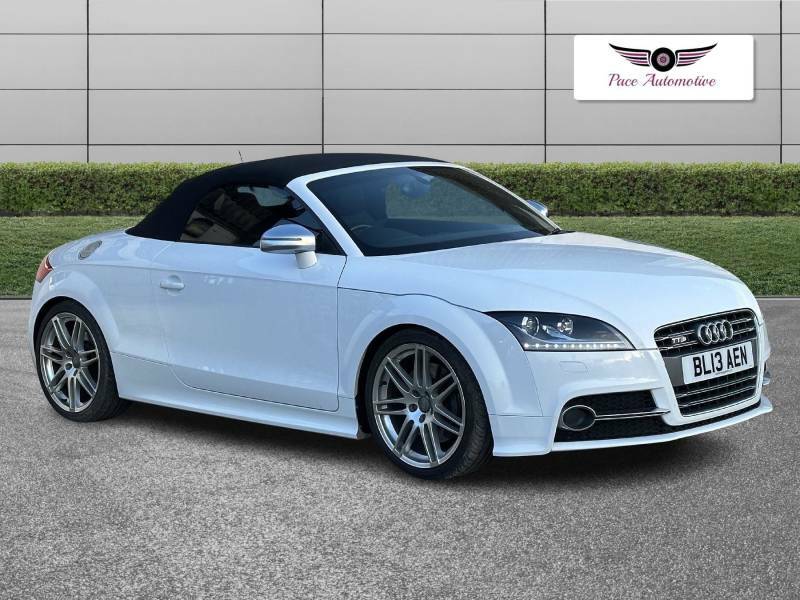 Audi TTS 2.0 Tfsi Black Edition Roadster S Tronic Quattro E White #2