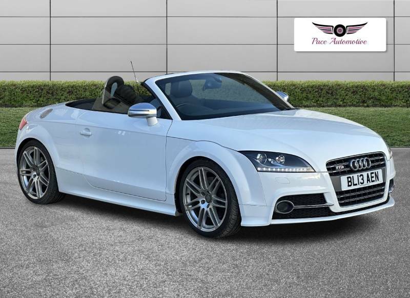 Audi TTS 2.0 Tfsi Black Edition Roadster S Tronic Quattro E White
