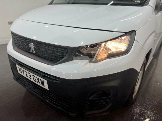 Peugeot Partner 1.5 Bluehdi 1000 Professional Premium Standard P NY23GXW White #4