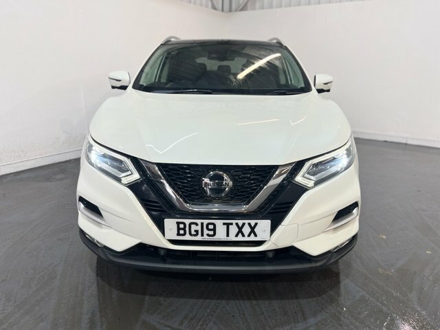 Nissan Qashqai 1.5 Dci Tekna 114 Bhp BG19TXX White #2