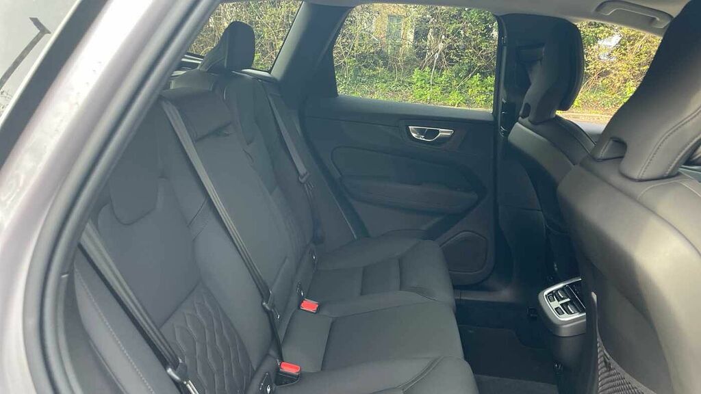 Volvo XC60 2.0 B5p Plus Dark Awd Geartronic WJ75XWH Silver #6