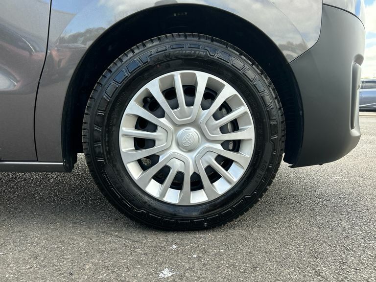 Toyota PROACE 100Kw Icon 75Kwh Van 11Kwch Grey #4