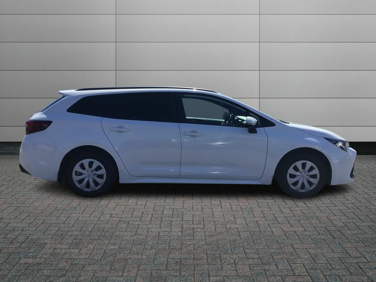 Toyota Corolla 1.8 Vvt-i Hybrid 140 Commercial White #3