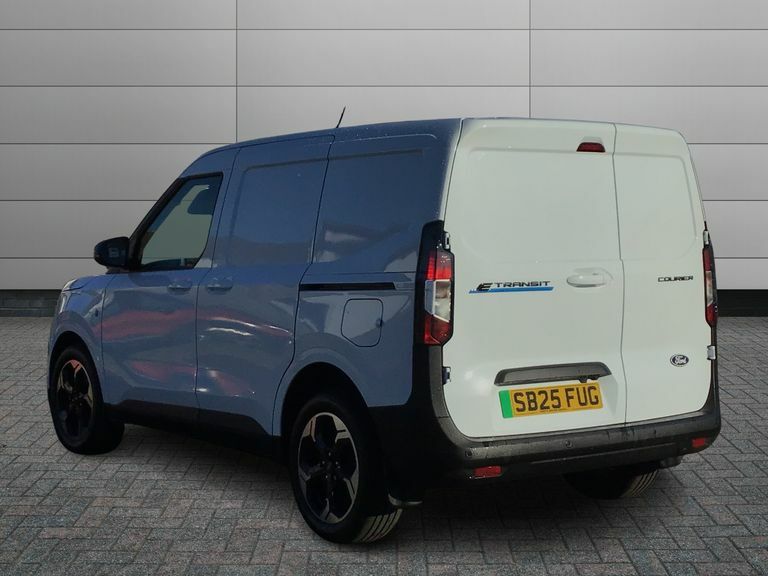 Ford Transit Courier Limited Van 43Kwh Drive 136Ps Fwd 1 Speed SB25FUG White #2
