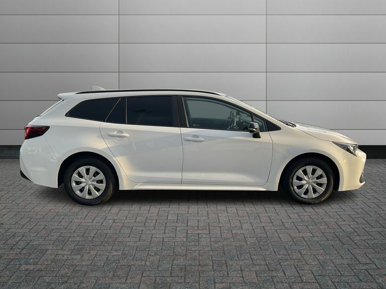 Toyota Corolla 1.8 Vvt-i Hybrid 140 Commercial PY25CWX White #3