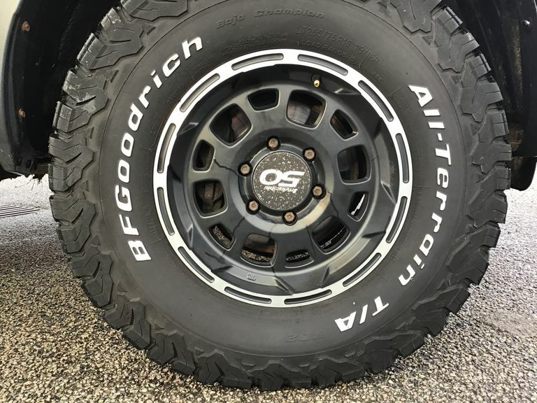 Toyota HILUX Invincible Dcab Pick Up Black #4