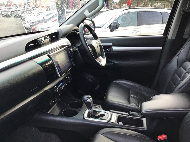 Toyota HILUX Invincible Dcab Pick Up Black #3