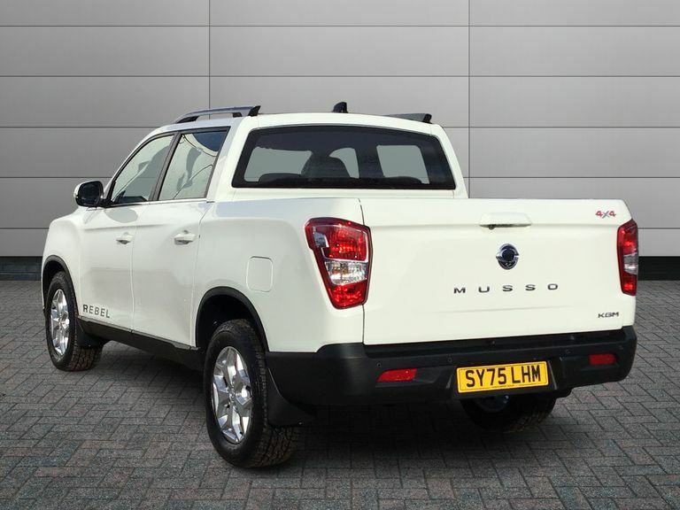 SsangYong Musso 2.2 Double Cab Pick Up Rebel White #2