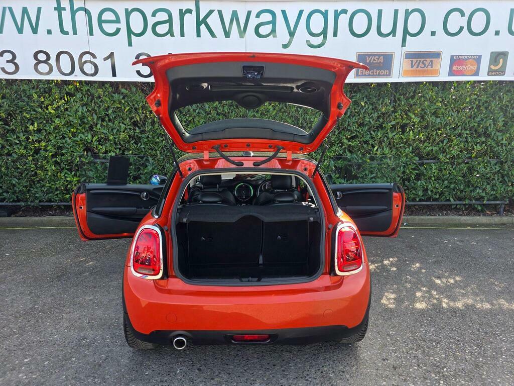 Mini Hatch 1.5 Cooper Classic Euro 6 S S HF69LYP Orange #3